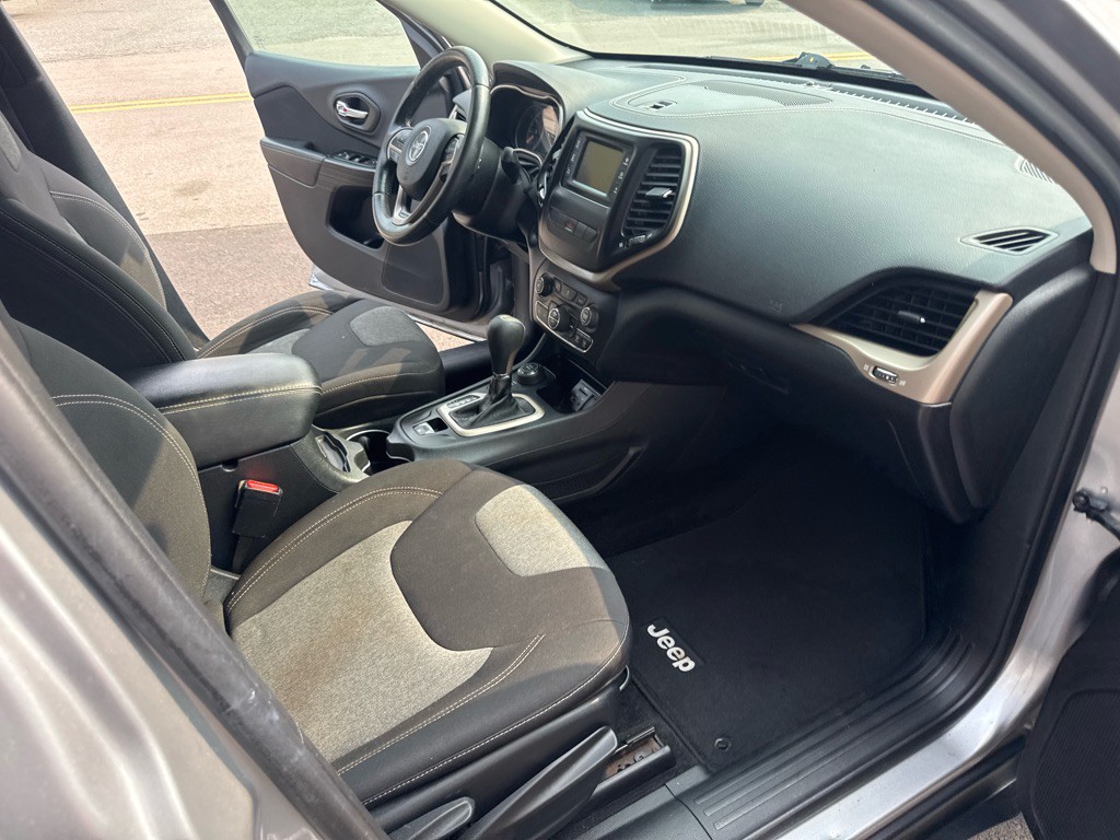 2014 Jeep Cherokee Image 19