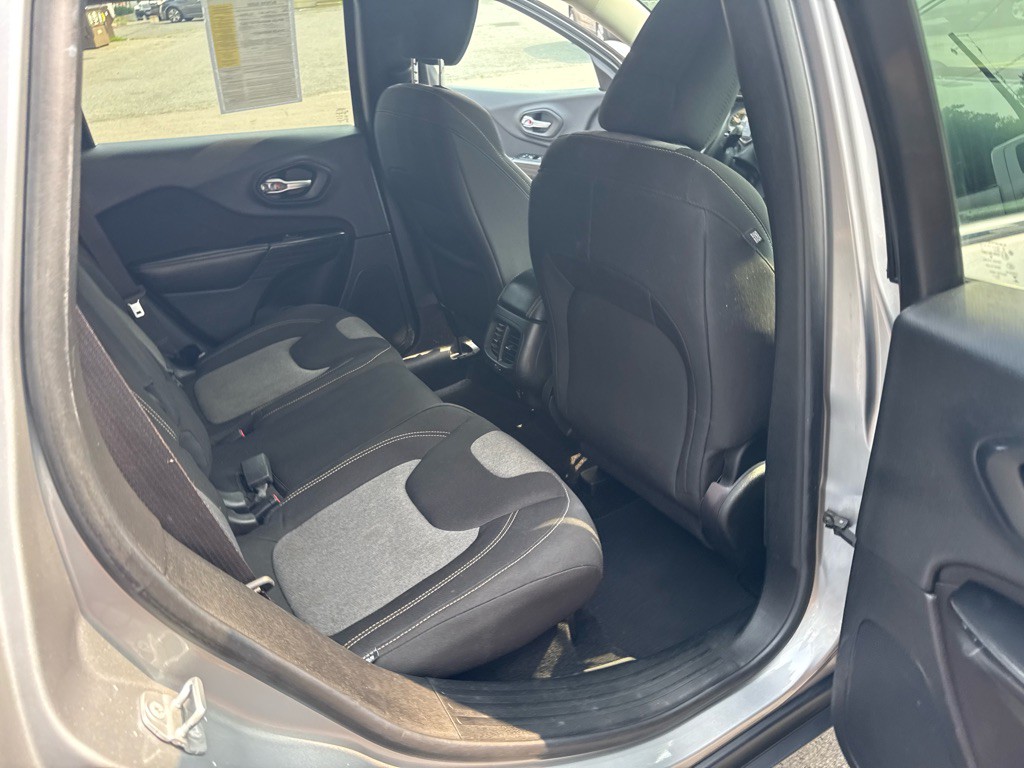 2014 Jeep Cherokee Image 21