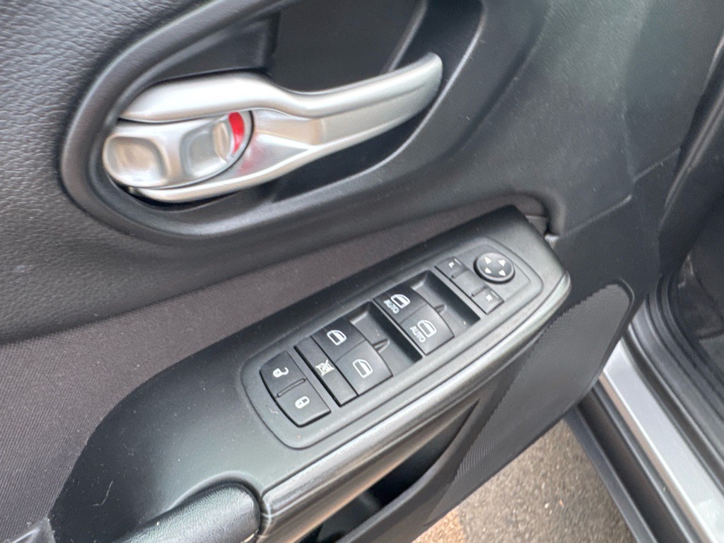 2014 Jeep Cherokee Image 26