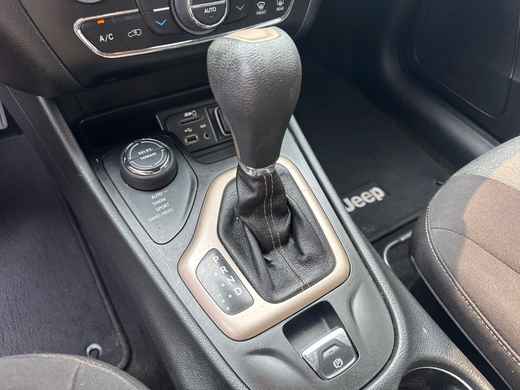 2014 Jeep Cherokee Image 29