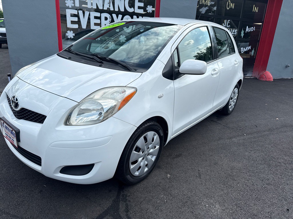 2009 Toyota Yaris Image 2