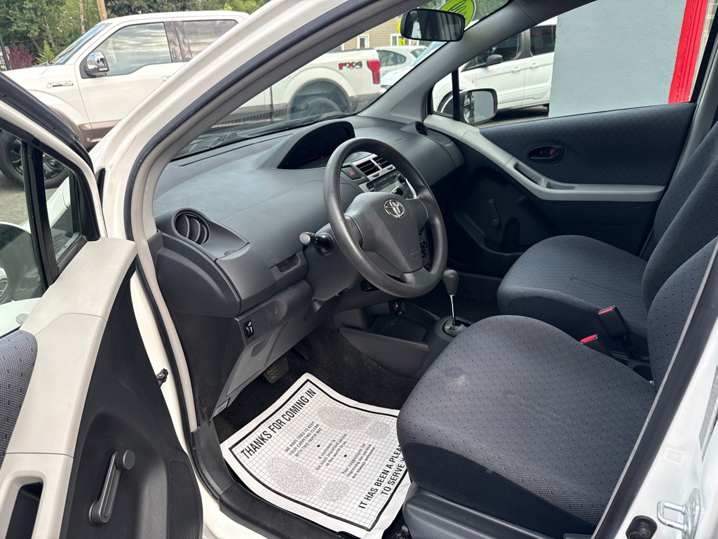 2009 Toyota Yaris Image 8