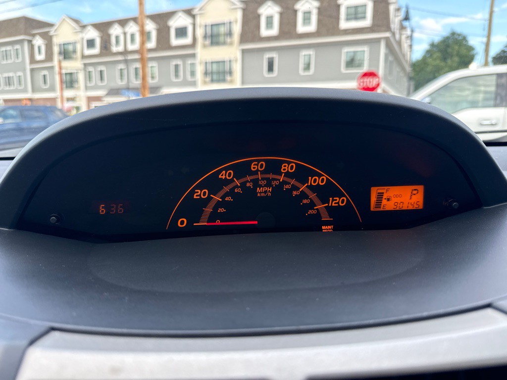 2009 Toyota Yaris Image 16