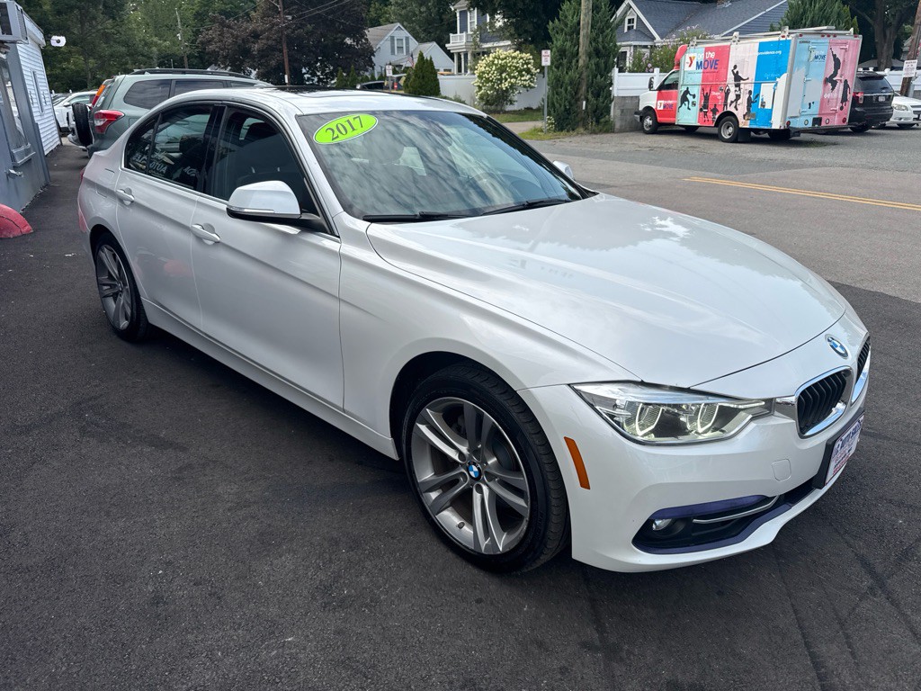 2017 BMW 3 Series Image 3