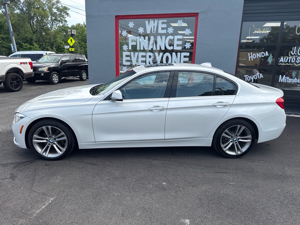 2017 BMW 3 Series Image 7