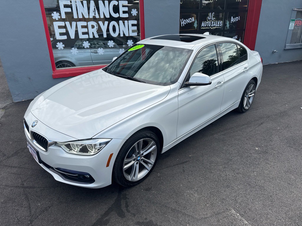 2017 BMW 3 Series Image 8