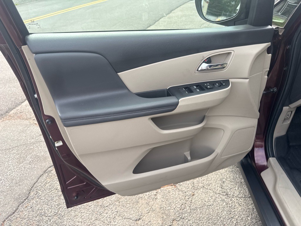 2014 Honda Odyssey Image 16