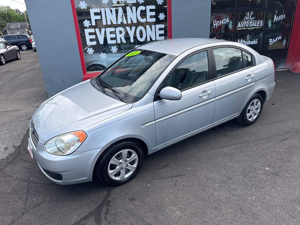 2011 Hyundai Accent Image 9