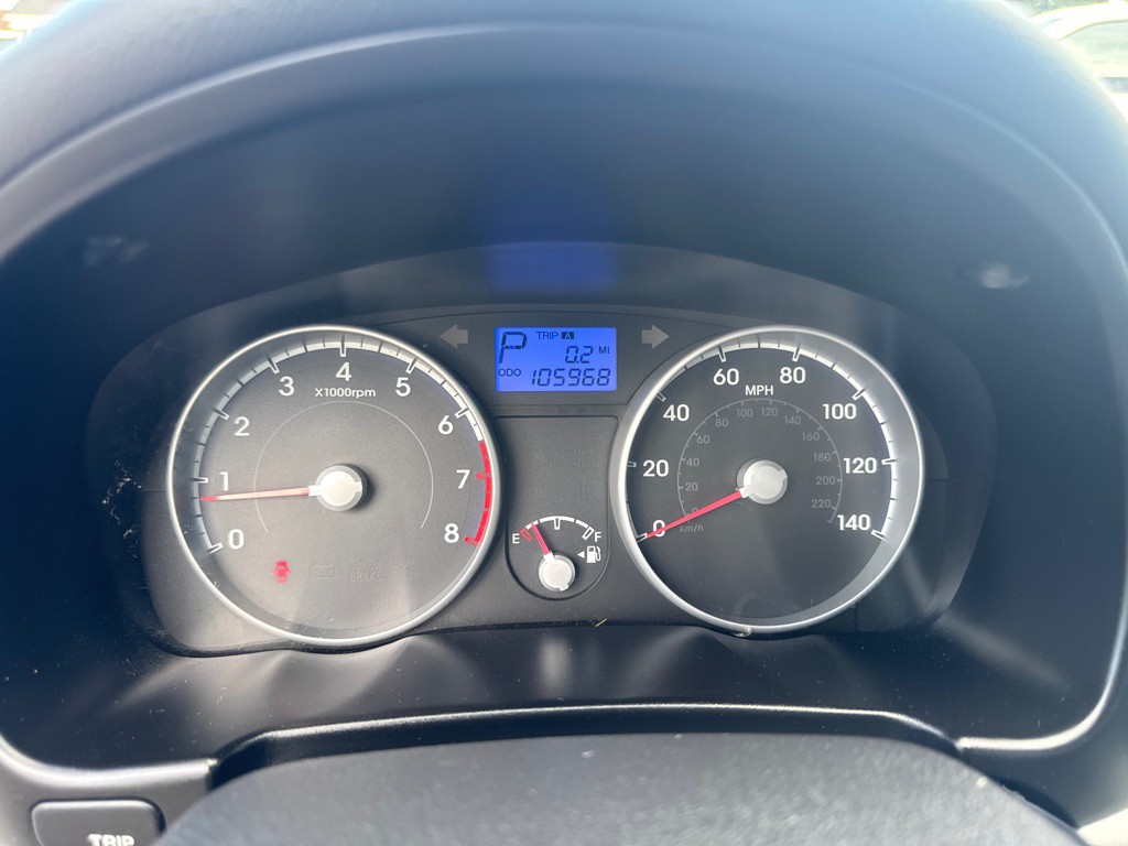2011 Hyundai Accent Image 28