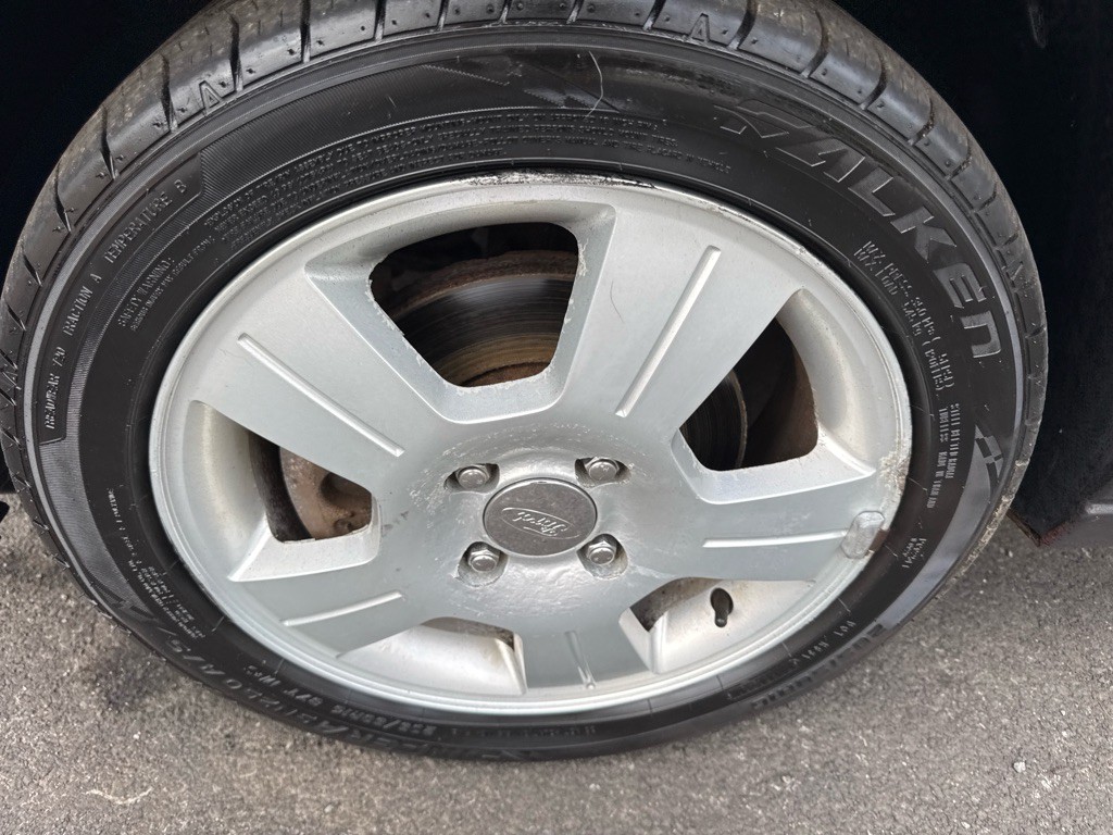 2007 Ford Focus Image 9