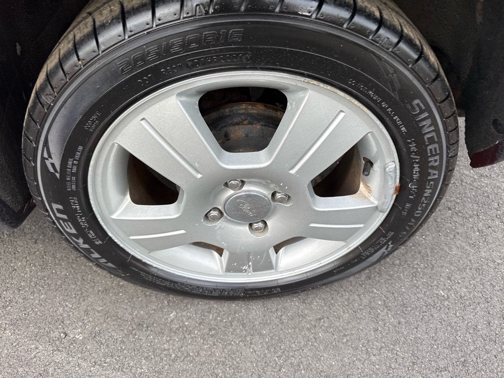2007 Ford Focus Image 10