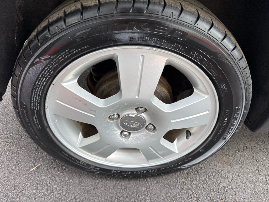 2007 Ford Focus Image 11