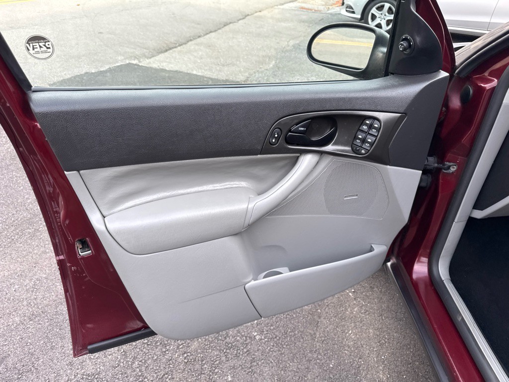 2007 Ford Focus Image 14