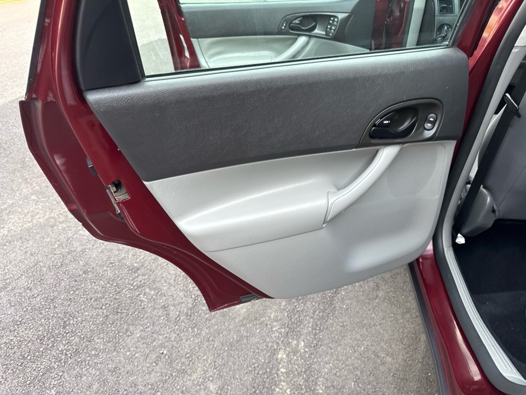 2007 Ford Focus Image 16