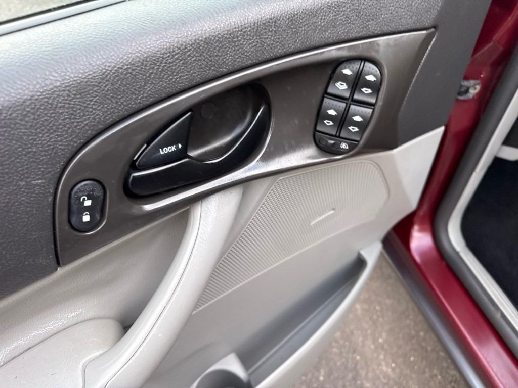 2007 Ford Focus Image 24