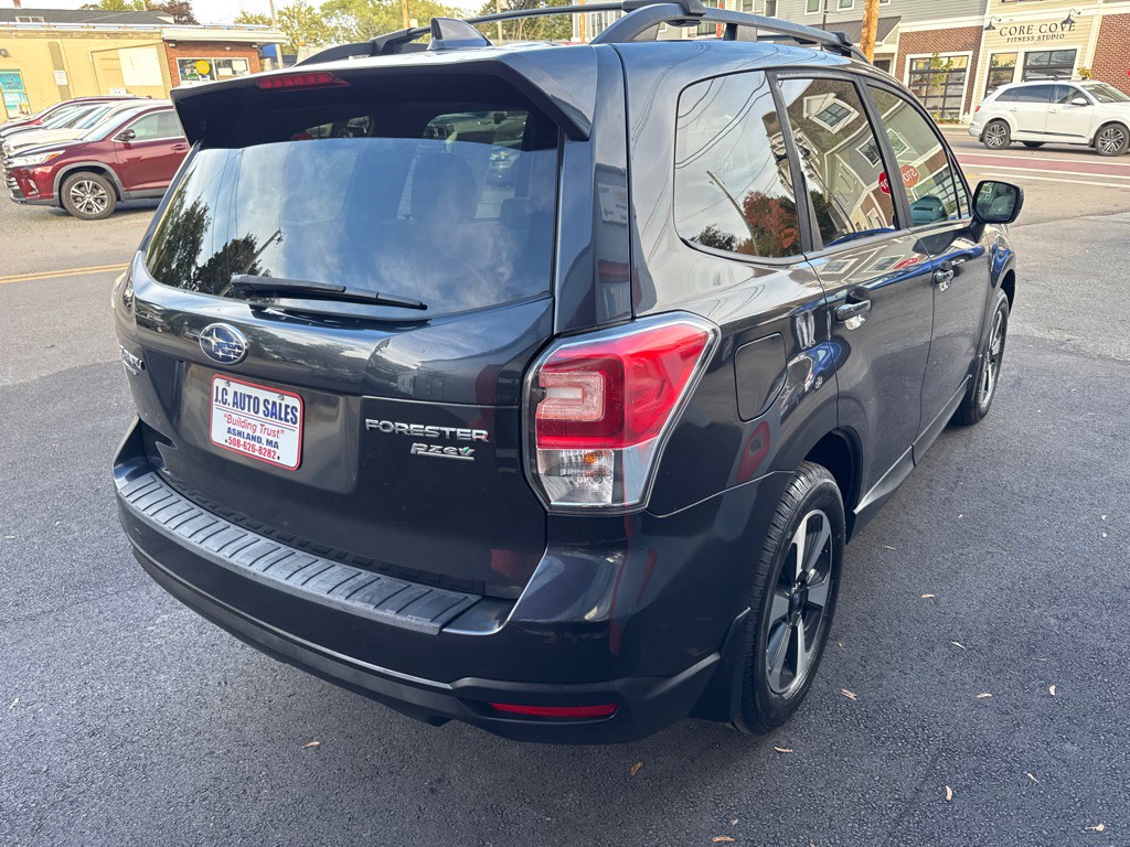 2017 Subaru Forester Image 4