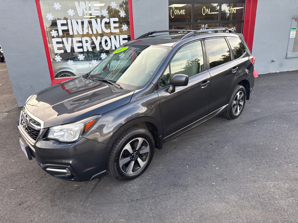 2017 Subaru Forester Image 8