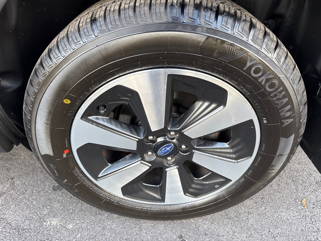 2017 Subaru Forester Image 11