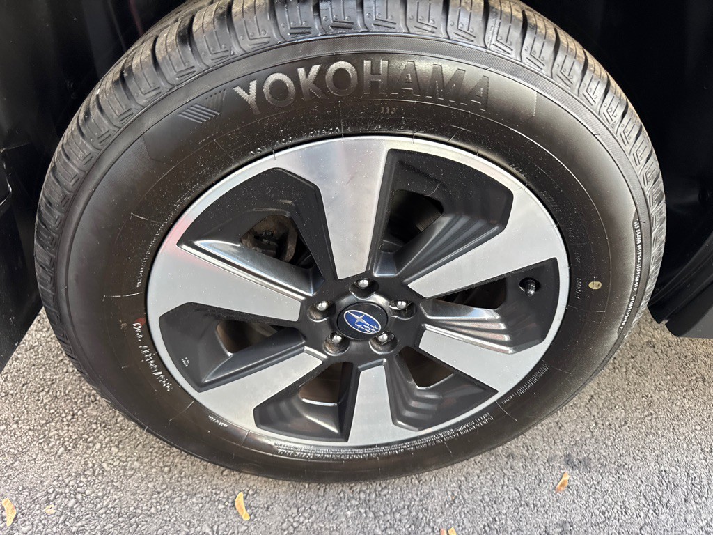 2017 Subaru Forester Image 12