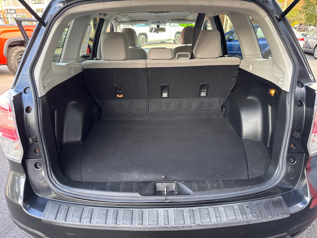 2017 Subaru Forester Image 18