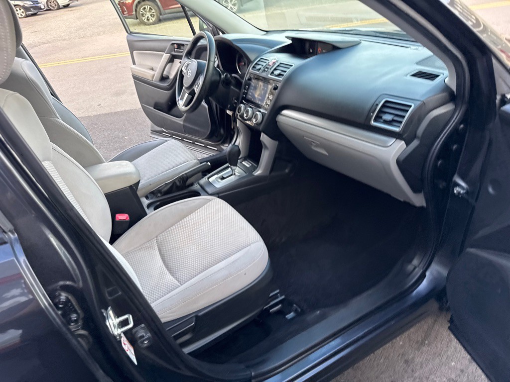 2017 Subaru Forester Image 19