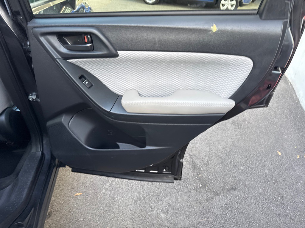 2017 Subaru Forester Image 22