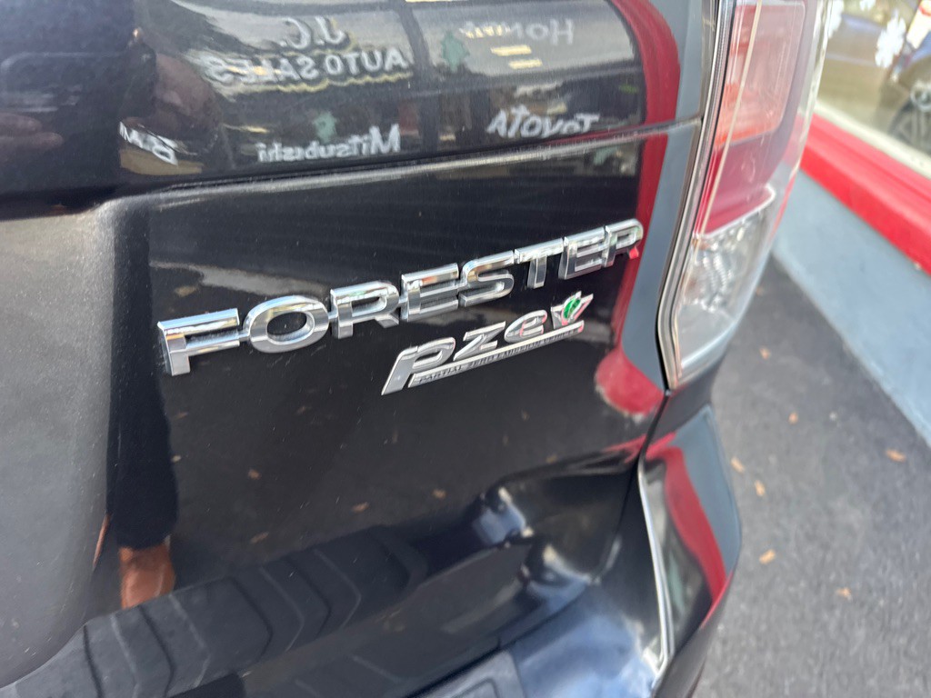 2017 Subaru Forester Image 24