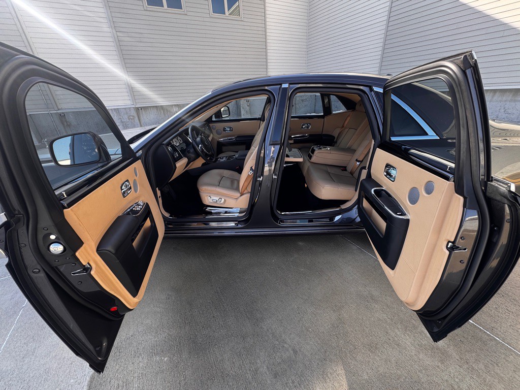 2011 Rolls-Royce Ghost Image 20