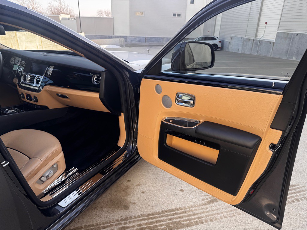 2011 Rolls-Royce Ghost Image 21