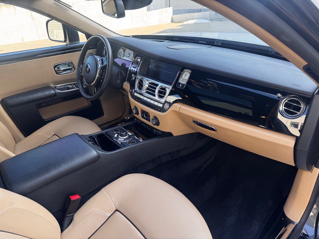 2011 Rolls-Royce Ghost Image 22
