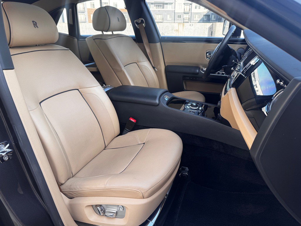 2011 Rolls-Royce Ghost Image 23