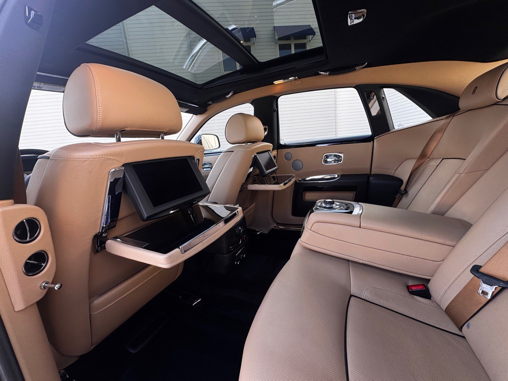 2011 Rolls-Royce Ghost Image 26