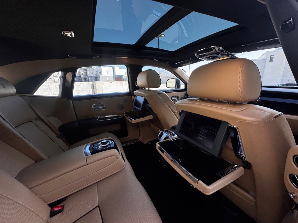 2011 Rolls-Royce Ghost Image 29