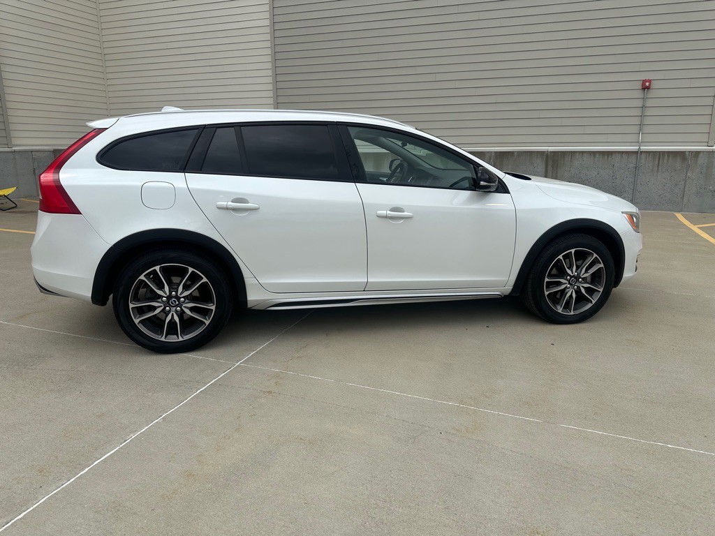 2016 Volvo V60 Image 8