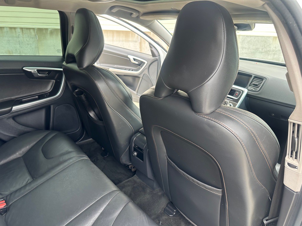 2016 Volvo V60 Image 20