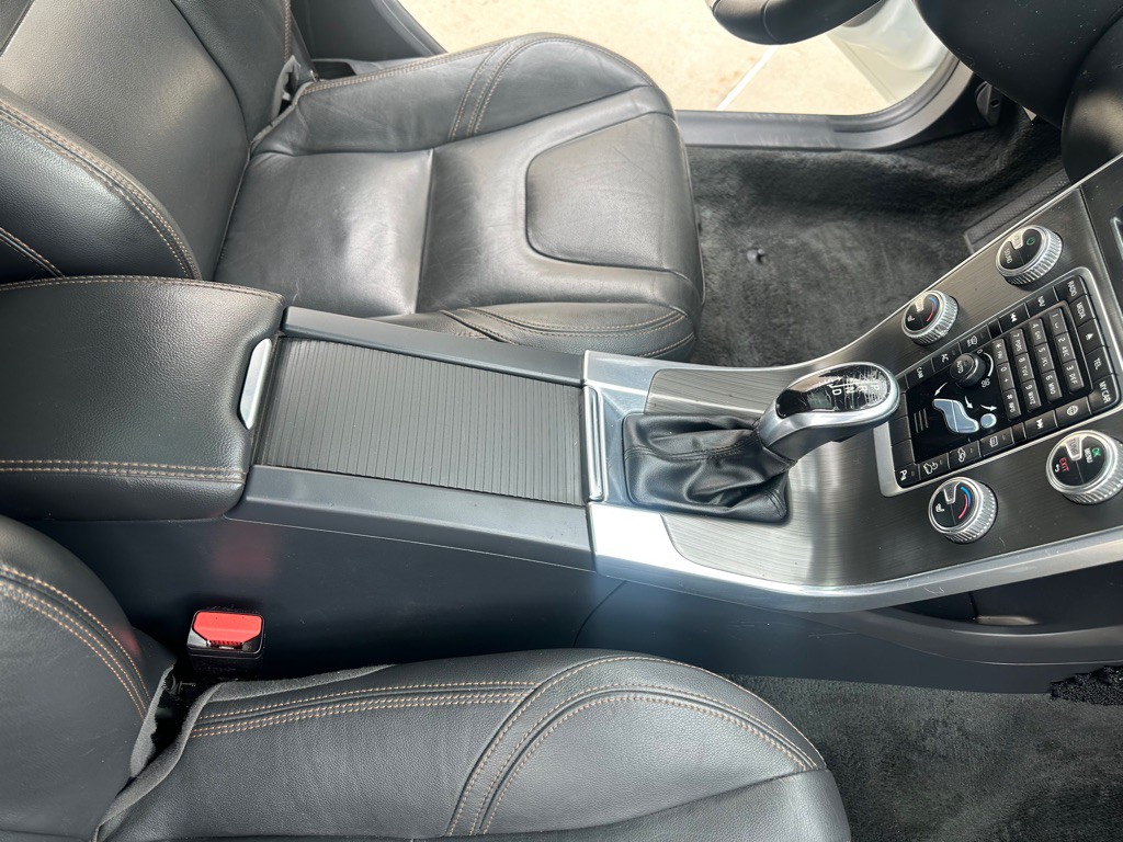 2016 Volvo V60 Image 24