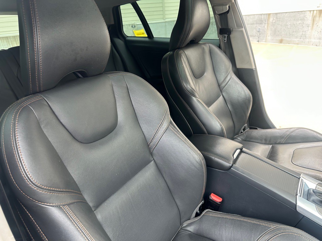 2016 Volvo V60 Image 26