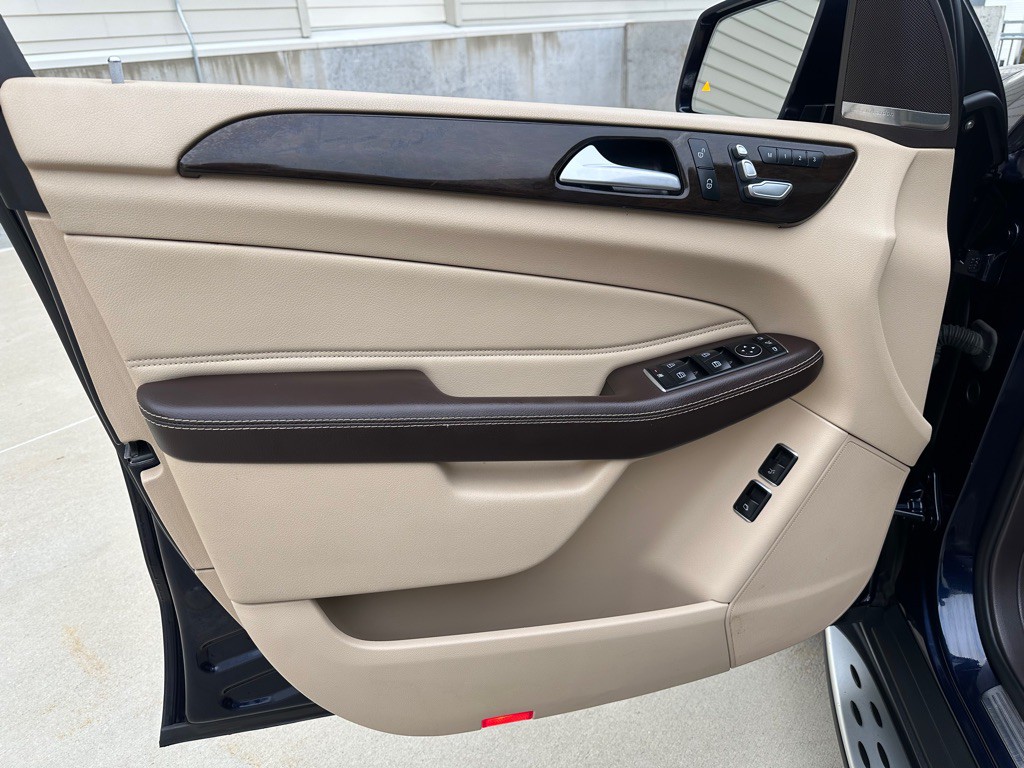 2017 Mercedes-Benz GLS-Class Image 9