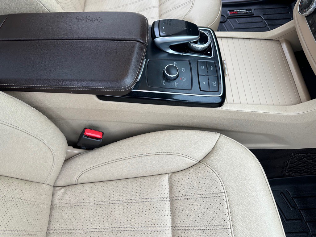 2017 Mercedes-Benz GLS-Class Image 25