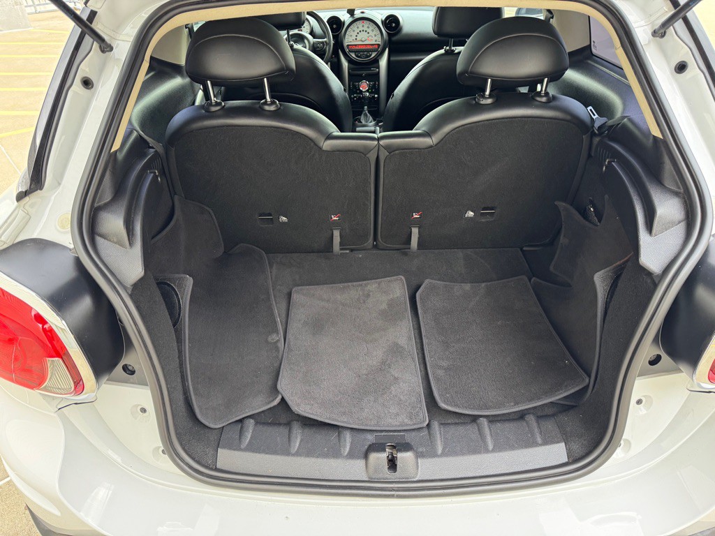 2014 MINI Cooper Image 21