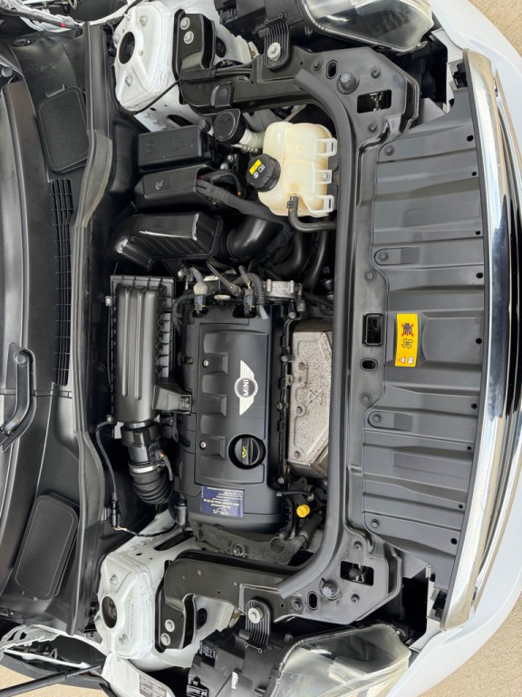 2014 MINI Cooper Image 26