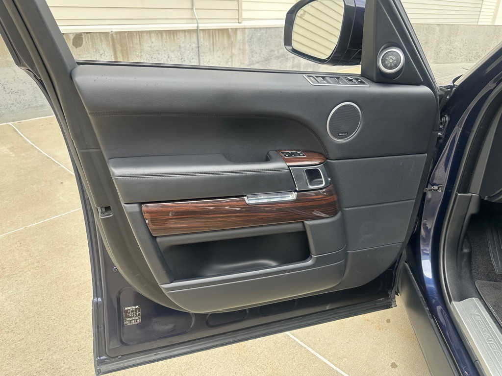 2015 Land Rover Range Rover Image 9