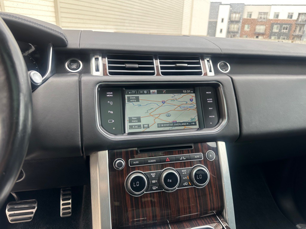 2015 Land Rover Range Rover Image 11