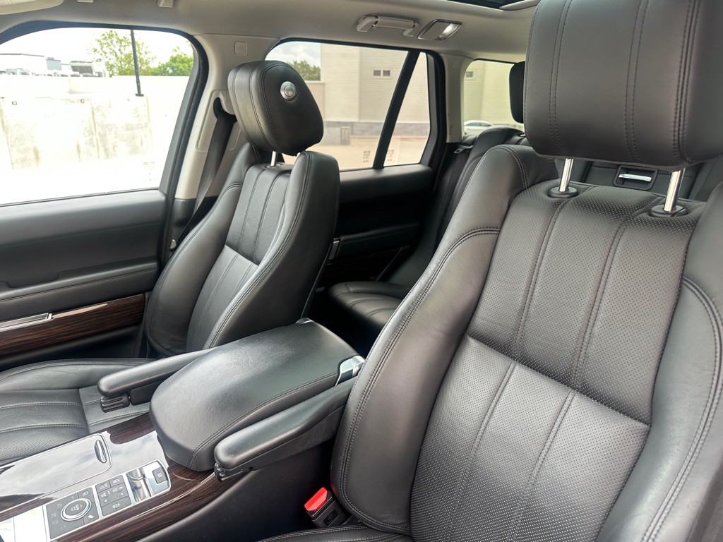 2015 Land Rover Range Rover Image 14