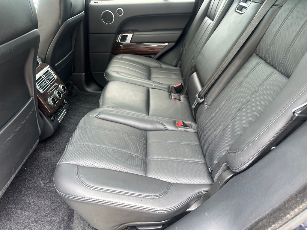 2015 Land Rover Range Rover Image 17