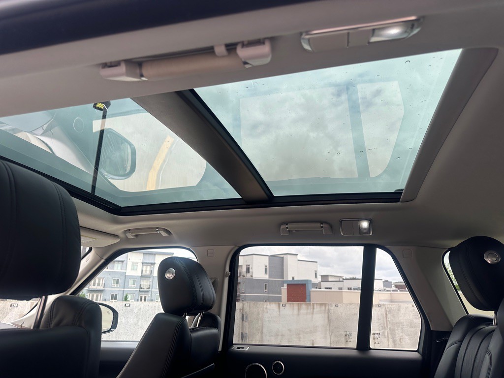 2015 Land Rover Range Rover Image 19