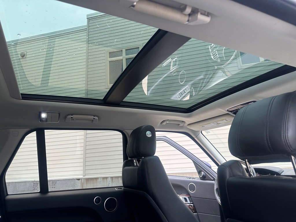 2015 Land Rover Range Rover Image 23