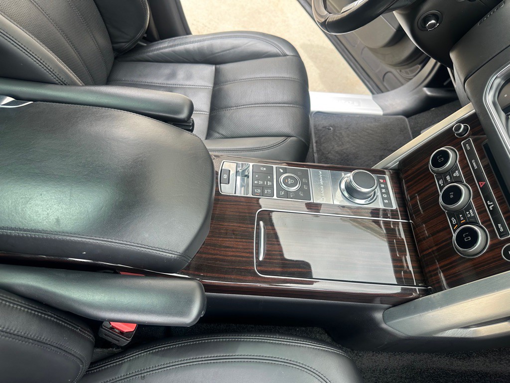 2015 Land Rover Range Rover Image 25