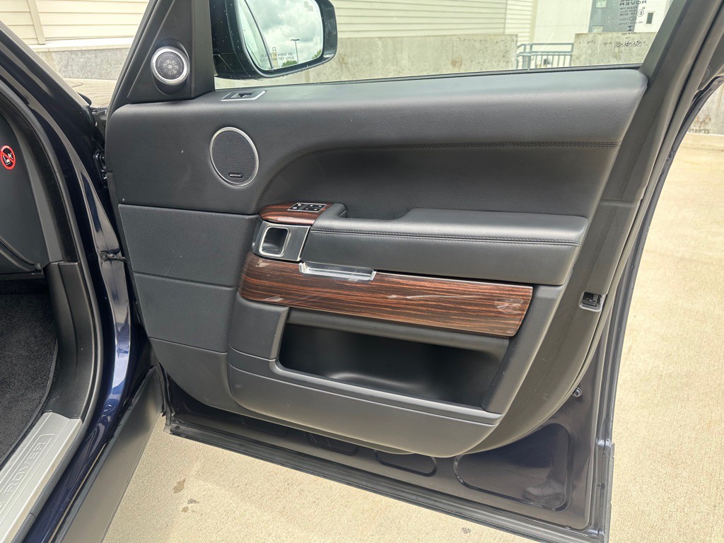 2015 Land Rover Range Rover Image 29