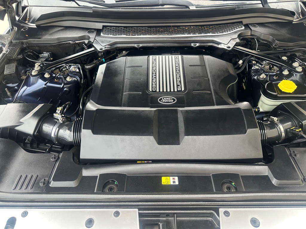 2015 Land Rover Range Rover Image 30